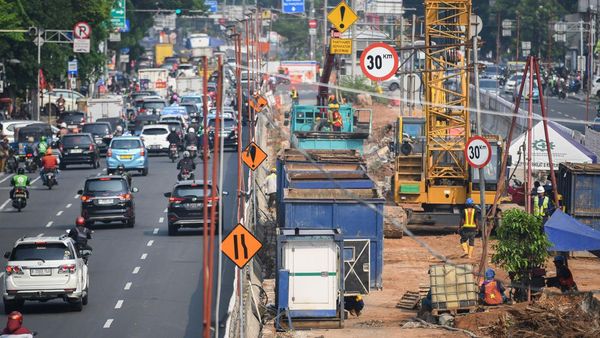 Potret Pembangunan LRT Velodrome-Manggarai di Rawamangun