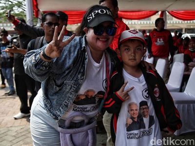 Ragam Gaya Pendukung Ganjar-Mahfud di Bekasi