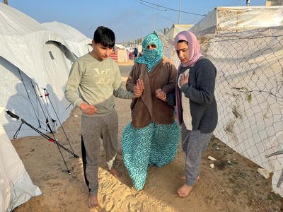Perjuangan Ibu Merawat 2 Anak Autis di Tengah Serangan Israel