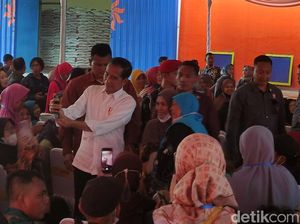 Jokowi Salurkan Bantuan Pemerintah untuk 1.000 Warga Kota Malang