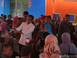 Jokowi Salurkan Bantuan Pemerintah untuk 1.000 Warga Kota Malang