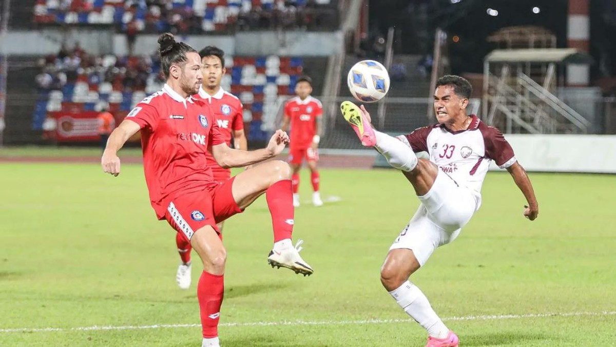 PSM (putih) menang 3-1 atas Sabah. Foto: Dok. PSM Makassar