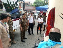 57 Truk dan Bus Terjaring Razia Emisi di Kalideres, 7 Kendaraan Tak Lulus