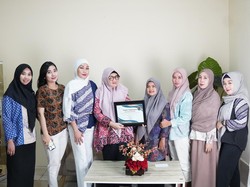 Sekretariat DPRD Makassar Raih Penghargaan Tercepat Kumpulkan Data Publikasi