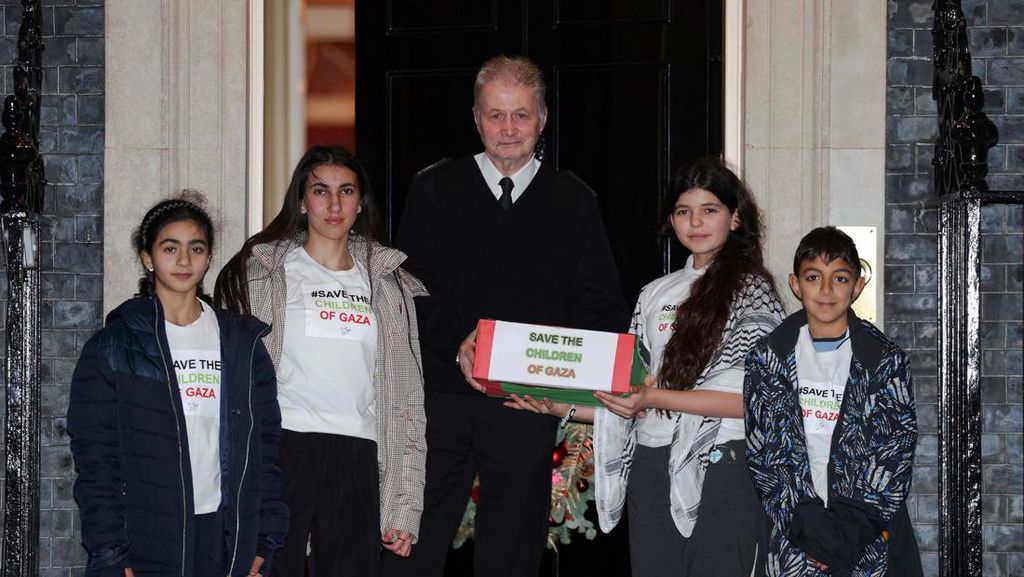 Serahkan Petisi, Anak-anak Minta Gencatan Senjata di Gaza Serahkan Petisi, Anak-anak Minta Gencatan Senjata di Gaza