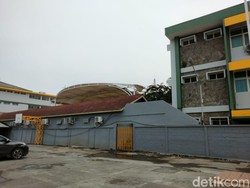 Suara Mirip Ledakan di Manyar Surabaya dari Atap Lapangan SMP Kristen Petra 3