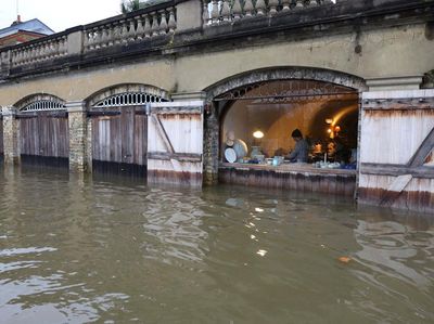 Sungai Thames Meluap, London Banjir