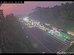 Tol Cipularang Arah Bandung Ditutup Buruh, Pengguna Diimbau Keluar di Km 99