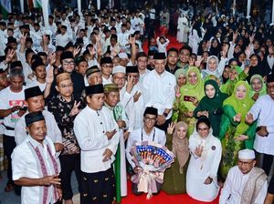 Kunjungi Ponpes Nurul Huda, Alam Ganjar Dapat Kejutan Ultah dari Santri