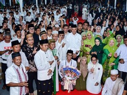 Kunjungi Ponpes Nurul Huda, Alam Ganjar Dapat Kejutan Ultah dari Santri