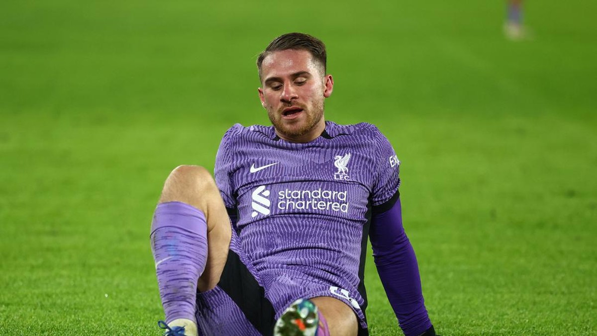 Alexis Mac Allister dipastikan absen saat Liverpool bertemu Manchester United (REUTERS/MOLLY DARLINGTON)