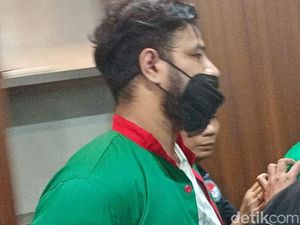 Curhatan Ammar Zoni Selama Ditahan: Stres Orang Tua Sakit-Masalah Cerai Curhatan Ammar Zoni Selama Ditahan: Stres Orang Tua Sakit-Masalah Cerai