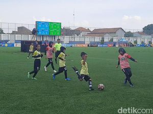 Uniknya Kompetisi Sepakbola di Kudus, Timnya Gabungan Anak Cowok-Cewek Uniknya Kompetisi Sepakbola di Kudus, Timnya Gabungan Anak Cowok-Cewek