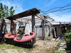 Puting Beliung Mengamuk di Sawangan Depok, Rumah Ini Kehilangan Atap