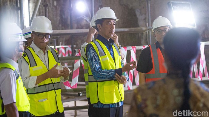 Survei Indikator: 65% Warga Nilai Transportasi Umum Era Jokowi Baik  Baca artikel detiknews, "Survei Indikator: 65% Warga Nilai Transportasi Umum Era Jokowi Baik" selengkapnya https://news.detik.com/berita/d-7568555/survei-indikator-65-warga-nilai-transportasi-umum-era-jokowi-baik.  Download Apps Detikcom Sekarang https://apps.detik.com/detik/