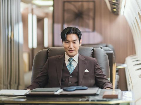 Drama Korea Death's Game (2023) Choi Si-won sebagai Park Jin-tae dalam drama Korea Death's Game (2023). (Prime Video)