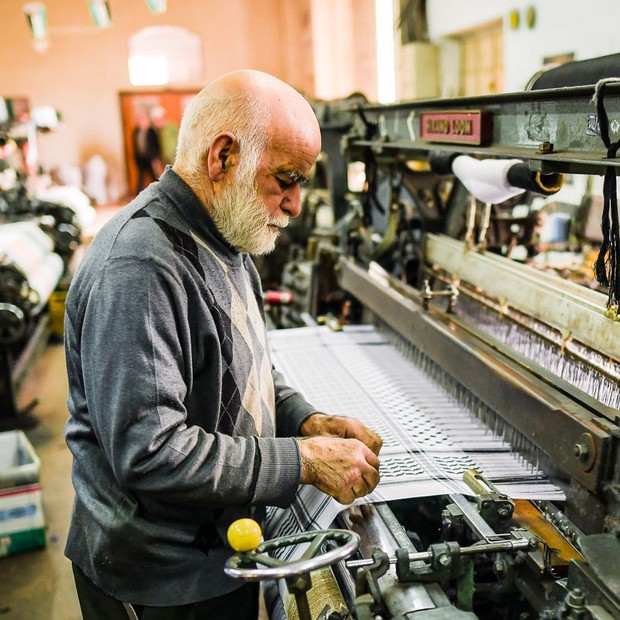 Foto: instagram.com/hirbawi mesin alat tenun kufiya