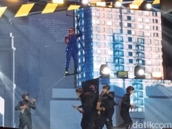 Judika Tampil dengan String di Panggung HUT Transmedia Ke-22