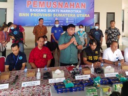 Selundupkan 3 Kg Sabu di Paket Biskuit, Pasutri di Deli Serdang Ditangkap BNN