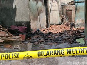 Jabar Hari Ini: Kebakaran Maut Pabrik Kerupuk di Cirebon Jabar Hari Ini: Kebakaran Maut Pabrik Kerupuk di Cirebon