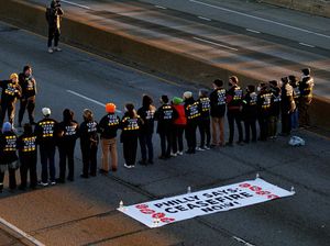 Minta Gencatan Senjata di Gaza, Massa Blokir Jalan di AS Minta Gencatan Senjata di Gaza, Massa Blokir Jalan di AS