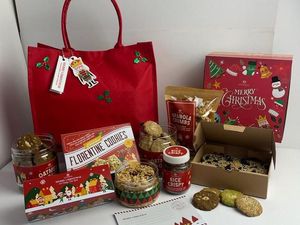 Di Balik Cuan Hampers Online, Ada Para Pekerja yang Nyambi Jualan Di Balik Cuan Hampers Online, Ada Para Pekerja yang Nyambi Jualan