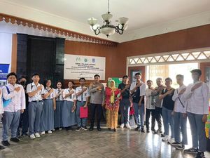 Kapolsek Setiabudi Sambangi SMAN 3 Jakarta, Ajak Siswa Cegah Bullying