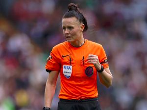 Ini Rebecca Welch, Wanita Pertama yang Akan Jadi Wasit di Liga Inggris