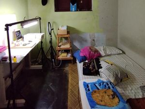 Before-After Proses Renovasi Kamar yang Berantakan Jadi Estetis Before-After Proses Renovasi Kamar yang Berantakan Jadi Estetis