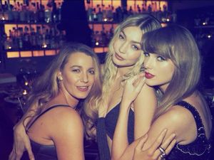 5 Potret Kemeriahan Pesta Ultah Taylor Swift, Ada Gigi Hadid dan Blake Lively 5 Potret Kemeriahan Pesta Ultah Taylor Swift, Ada Gigi Hadid dan Blake Lively