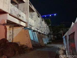 Cerita Warga soal Horornya Eks Hotel Cakra Solo, Kamar 13 Tak Boleh Dibuka! Cerita Warga soal Horornya Eks Hotel Cakra Solo, Kamar 13 Tak Boleh Dibuka!