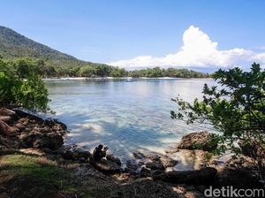 Terbius Eksotisnya Pantai di Indonesia Timur