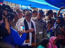 Tinjau Pasar Batuphat Timur, Zulhas Kaget Harga Cabai Terlalu Murah