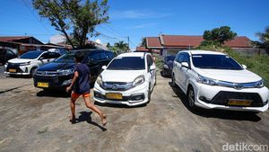 Unik, Innova hingga Mobilio Jadi Angkot di Tobelo