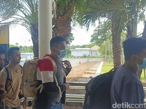 8 WN Bangladesh Ber-KTP NTT Diterbangkan ke Jakarta 8 WN Bangladesh Ber-KTP NTT Diterbangkan ke Jakarta