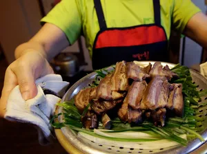 7 Daging Hewan Paling Ekstrem yang Dikonsumsi dan Disukai Banyak Orang 7 Daging Hewan Paling Ekstrem yang Dikonsumsi dan Disukai Banyak Orang