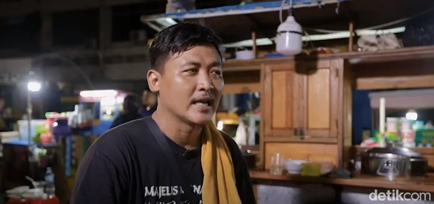 Slurrp! Gurih Kenyal Bakso dan Mie Ayam Gerobakan di Seberang Kota Tua