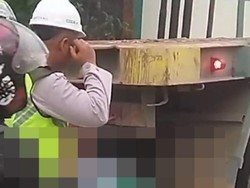 Gadis ABG di Balikpapan Tabrak Truk Tronton Parkir, Korban Terjepit di Bumper