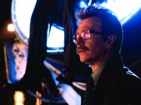 Gary Oldman sebagai James Gordon dalam Batman Begins (2005). (Warner Bros./David James via IMDb) - © 2004 Warner Bros. Ent. All Rights Reserved