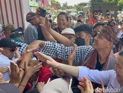 Ganjar Blusukan ke Pasar Kranggan Bekasi: Harga Bahan Pokok Mulai Stabil