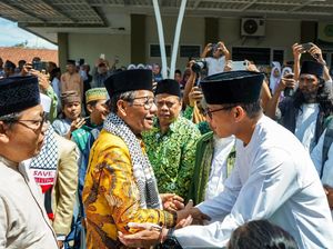 Mahfud Kunjungi Ponpes Miftahul Huda di Tasik, Disambut Kiai & Santri