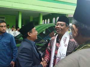 Mahfud Janjikan Guru Pesantren Digaji Pemerintah Mahfud Janjikan Guru Pesantren Digaji Pemerintah
