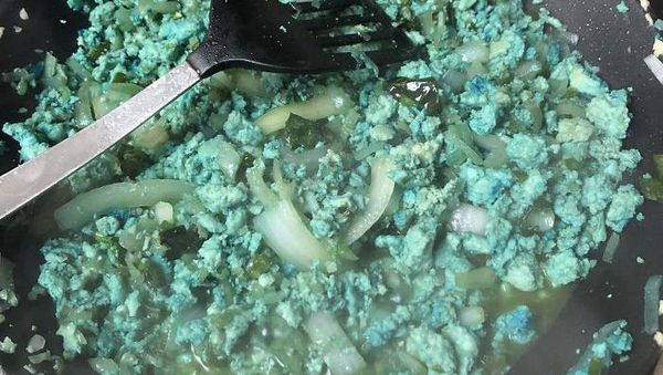 Masak Darurat, 10 Kreasi Makanan Aneh Ini Dibuat Pakai Bahan Seadanya