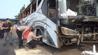 Penampakan Bus yang Terlibat Kecelakaan Maut di Tol Cipali