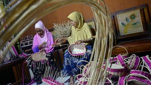 Jelang Nataru, Permintaan Keranjang Parsel di Makassar Meningkat