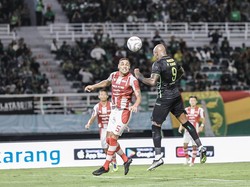 Persis Solo Gugat Gol Hantu Paulo Henrique