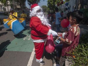 Wah.. Ada Sinterklas Keliling Kota Salatiga