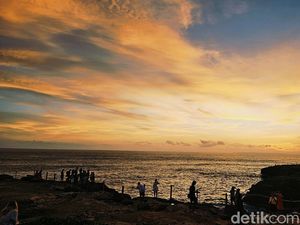 7 Destinasi WIsata di Pulau Nusa Penida 7 Destinasi WIsata di Pulau Nusa Penida