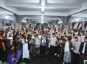 Pimpinan Ponpes Fauzan Garut Sebut Mahfud MD Sosok Kebanggaan Santri-Kiai