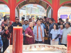 Gibran Kunjungi Masjid-Vihara di Singkawang, Jadi Rujukan Solo soal Toleransi